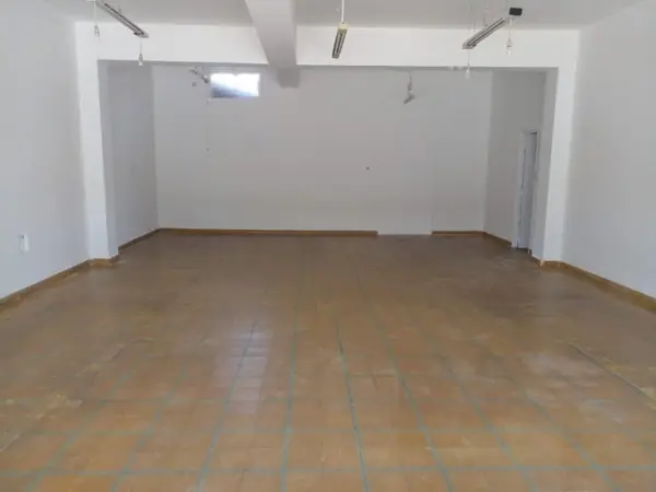 Salón Céntrico Calle Rivadavia 530 Oeste. Capital, foto 2 de 11