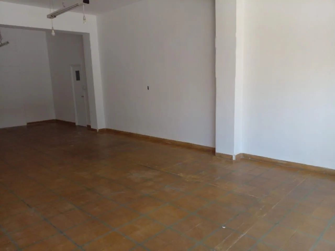 Salón Céntrico Calle Rivadavia 530 Oeste. Capital, foto 3 de 11