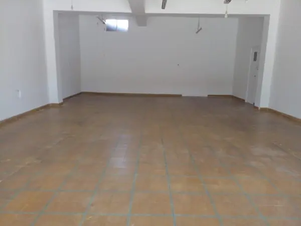 Salón Céntrico Calle Rivadavia 530 Oeste. Capital, foto 7 de 11