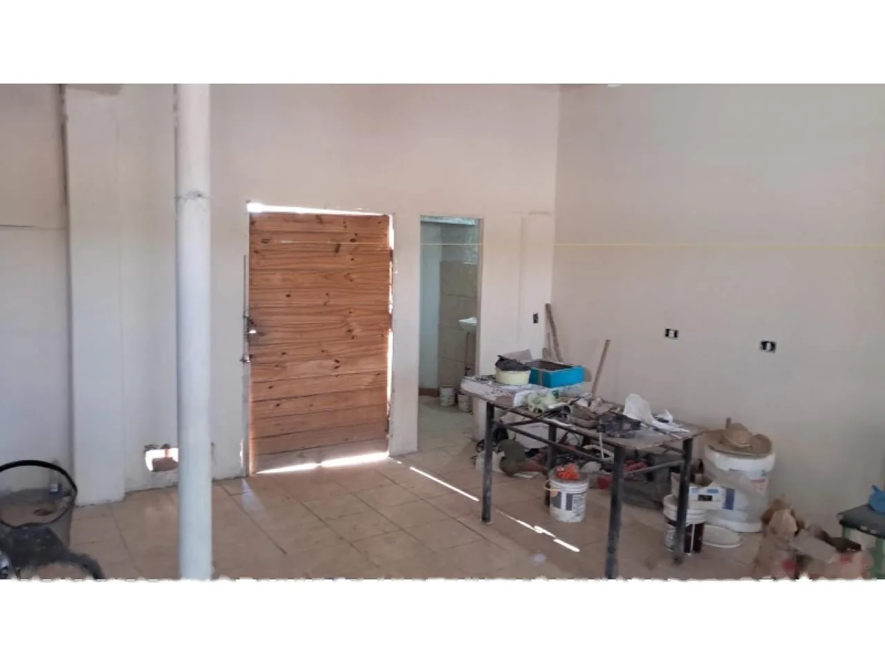 Salón Comercial En Albardon 60m2, foto 3 de 4